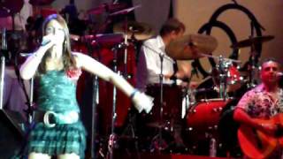 Belle Perez - Que Viva La Vida + El Mundo Bailando (Efteling 01-08-2009)