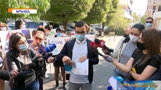 Ցուցարարները պատռել են «Յունիսեֆ»-ի շնորհակալագրերը. բողոքի ակցիա ՄԱԿ-ի գրասենյակի մոտ