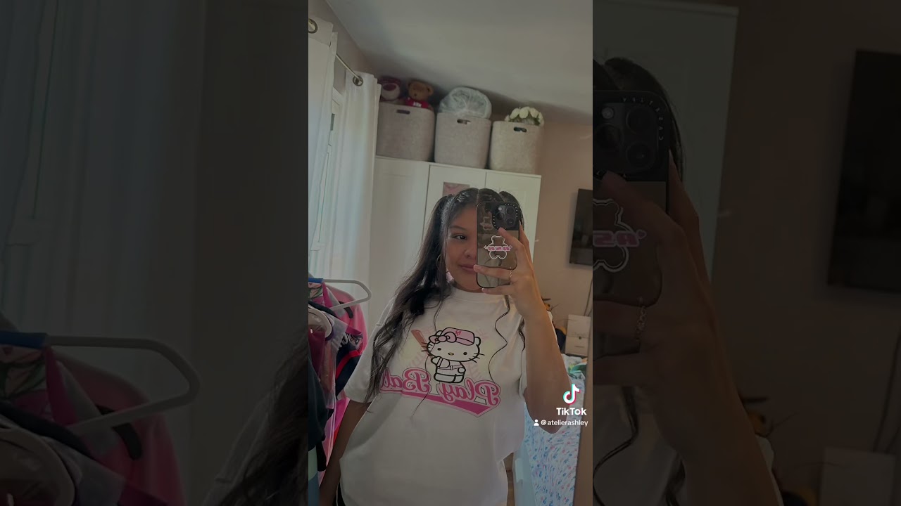 Designing a hello kitty tshirt!