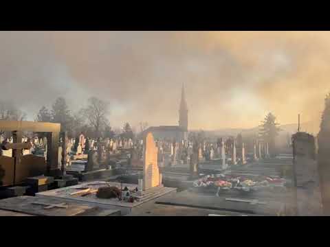 Poluare extrema in curtea bisericii din Beiuș de la ieșire spre Delani