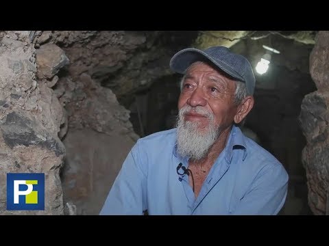 He's been digging the cave he lives in for 25 years: this is this Mexican's house.