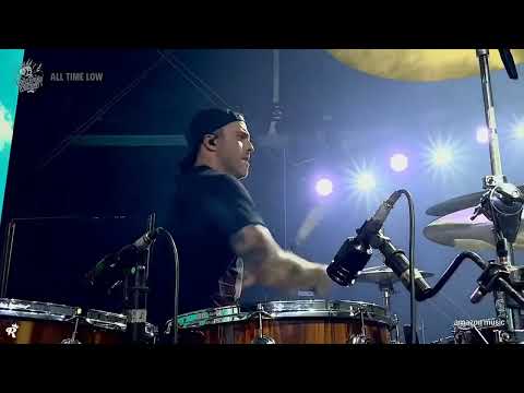 All Time Low Performs Hate This Song at Vans Warped Tour 