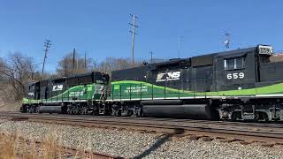 Norfolk Southern Locomotives with Special Green Paint Scheme | Rochester, Pennsylvania | Railfanning