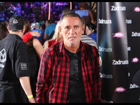 Au! Raskrinkan Lepi Mica! Otkriveno ONO STO NIJE SMELO da se zna o njegovoj zeni!