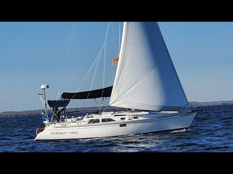 1993 Hunter 35.5 Legend @SoundBoatBrokers