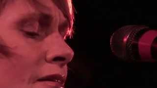 Shawn Colvin live HOLD ON (Tom Waits song) - 12/17/2011 Coach House SJC