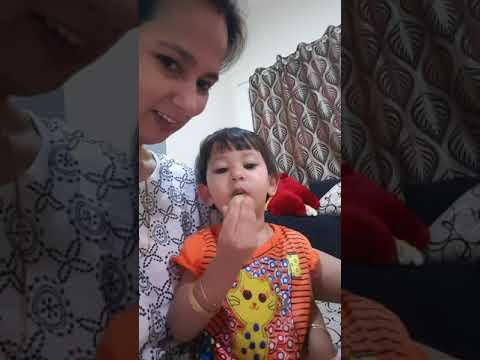 Cute baby vedanshi say not to share fruits. Good morning with vedanshi 😍😍