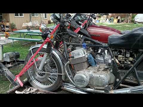 1976 Honda CB750 and 1976 GL1000 Arizona Barn Finds. (Fixnride)
