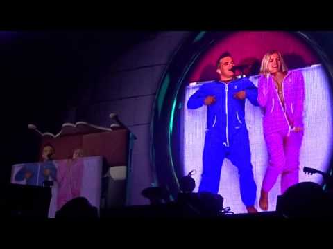 download lagu mp3 mp4 Fudge Wellington, download lagu Fudge Wellington gratis, unduh video klip Fudge Wellington