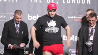 Dave Allen v David Howe OFFICIAL WEIGH IN BIG PACKAGE