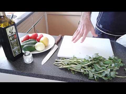 Delicious purslane salad