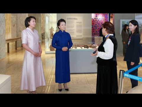 Peng Liyuan visits Kyrgyz national historical museum with Kyrgyz first lady