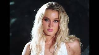 Chart Hit: SHE DID IT AGAIN  jetzt ansehen!