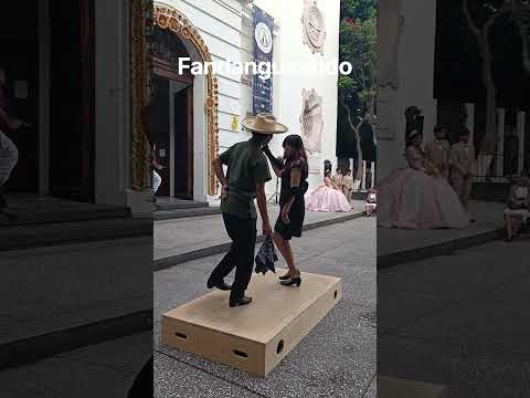 fandango fuera de la #catedral de la #asuncion de maria durante la #fiestapatronal en #chilpancingo