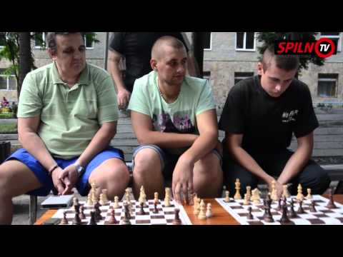 У Львівському госпіталі учасники АТО провели шаховий турнір з Андрієм Вовком