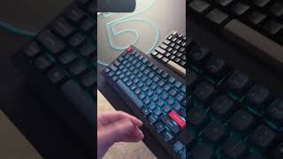 The LED’s can be turned off on the Keychron V6 Max Mechanical Keyboard