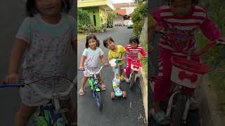 Download lagu apa yang sedang bergerak mp3 Download lagu apa yang sedang bergerak mp3