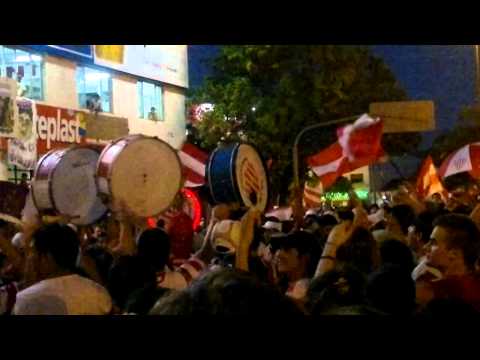 "Tate vos sos mi vida â™ª Banderazo 2012-03-02" Barra: La Barra de la Bomba • Club: Unión de Santa Fe