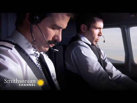 CHILLING: Plane Continues to Fly w/ Passed Out Occupants 😱 Air Disasters | Smithsonian Channel