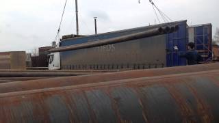 Превью видео: Разгрузка б/у трубы | СтройГеоРесурс