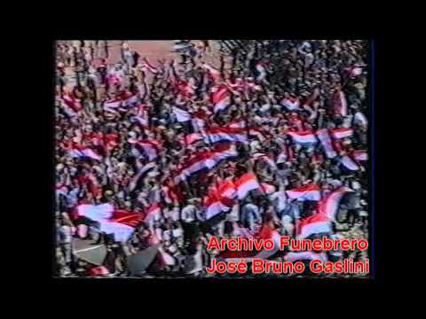 "1998 Chacarita invade Villa Crespo por úlitima vez" Barra: La Famosa Banda de San Martin &bull; Club: Chacarita Juniors