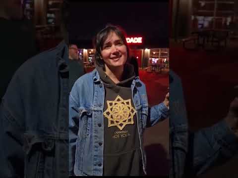 3 Questions with Phoebe Hunt of @phoebehunt #3questions #AllThatGrass #musicianlife #bluegrass