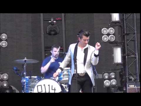Alex Turner dancing on Mark Ronson and Bruno Mars new hit Uptown Funk
