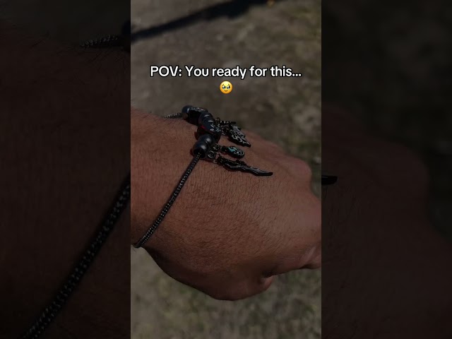 Vídeo relacionado con GAUEIOUR Anime Sung Jin-Woo - Collar de hoja corta con diseño de arma periférica, collar con colgante de arma de personaje de aleación de metal, unisex, regalo de joyería, regalo para fanáticos