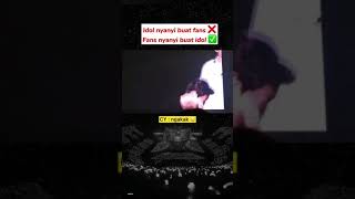 Download lagu Chanyeol ketawa sampai begitu banget dengar EXOL nyanyi🤭 #exo#weareone#chanyeol#exol mp3