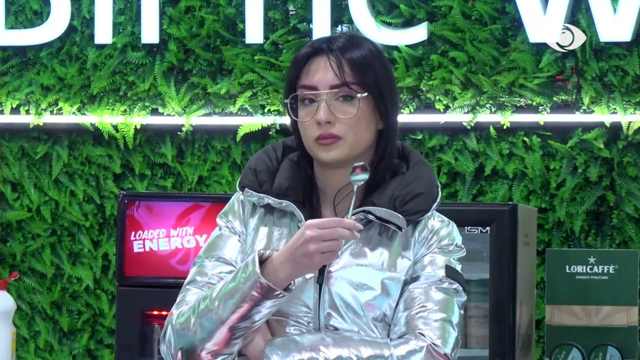 Jam rrit pa pasur asgjë/ Gimbo bisedon me Stelinën: Nuk bëhem dot njeri i keq