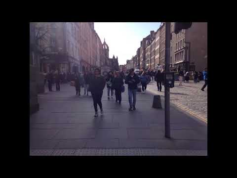 Tofgam Short Number 115 - Patrick Geddes statue to building