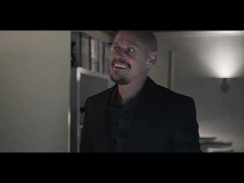 Mr. Inbetween - Freddy doesn't like spiders !