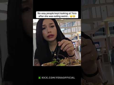 Yera is streaming at the mall ! So nice #funny #yera #streamer #streaming