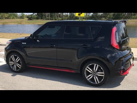 An Idiot “Reviews” a 2015 Kia Soul