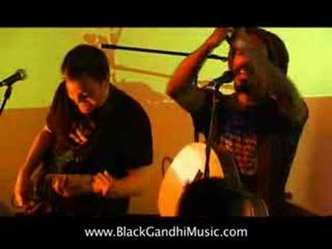 Black Gandhi Live! in Barcelona - Sonrisa