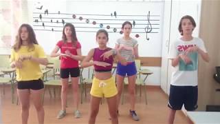 &quot;Seguiremos&quot; (Macaco) - Canto +  Lengua de Signos Española (imagen en ESPEJO) - Colegio Aljarafe