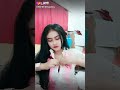 Cewek Buka Baju Kelihatan
