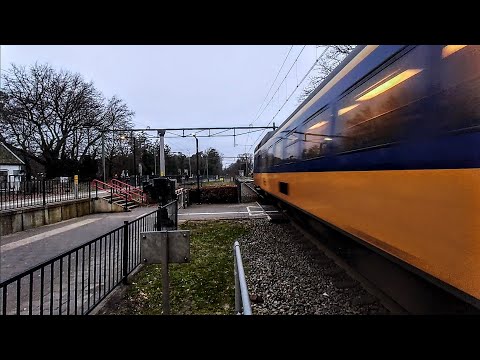 ICMm vs. Nunspeet Part 5: 9-car sounds the horn and absolutely storms through! - Fly-by -