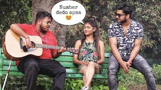 Blind Man Impressing cute Girls with awesome 😍90s Bollywood songs | Zia Kamal ft. @Ashish Mani