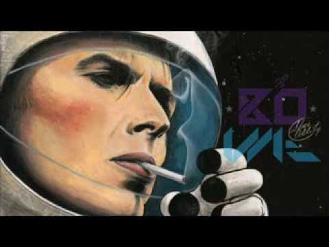download lagu mp3 mp4 David Bowie Feat Kristen Wiig Space Oddity, download lagu David Bowie Feat Kristen Wiig Space Oddity gratis, unduh video klip David Bowie Feat Kristen Wiig Space Oddity
