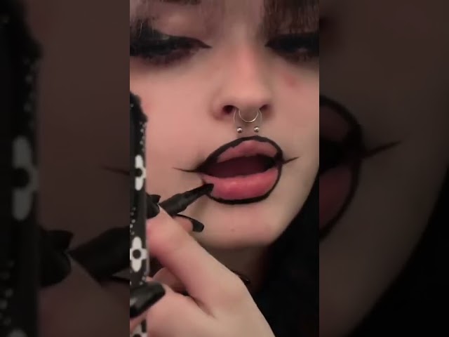 Vídeo relacionado con FloralGrace Pulsera de Anillo Gótico Oscuro de Halloween para Mujeres Fácil de Llevar Adecuada para Bailes de Máscaras o Cosplay, Traje Femenino de Femboy Rave, Atuendo Femenino Moulin Rouge EMO