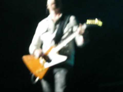 U2 - Beautiful Day (Live in Zagreb, Croatia 10-08-2009)