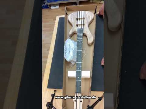 aktiver 4 Saiter E Bass Bausatz Through Neck, Esche Body