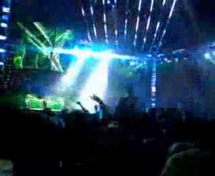 Muse, 'Invincible' clip, Newcastle Arena 19/11/06