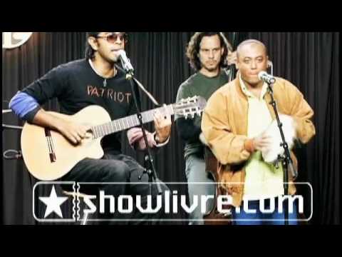 Jair Oliveira, Caju e Castanha tocam "Arrepios"  - Arquivo Radar Showlivre 2003