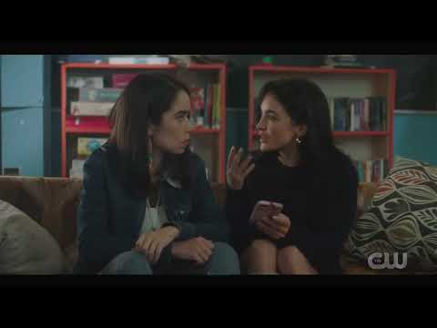Nancy Drew 3x10 Kiss Scene Bess and Addy