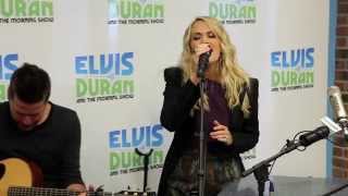 Carrie Underwood - &quot;Smoke Break&quot; Acoustic | Elvis Duran Live