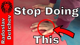 Download lagu How to Hold a Handstand Longer! - How to Place Your Hands When Doing a Handstand mp3