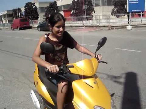 Luana motociclista