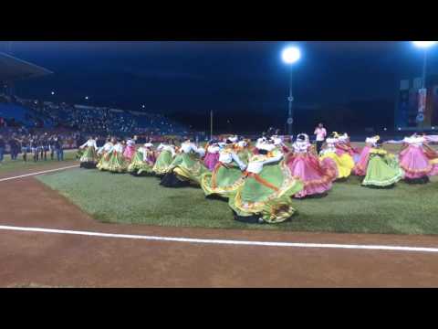 El JPC se engalanó para abrir la temporada 2016-2017